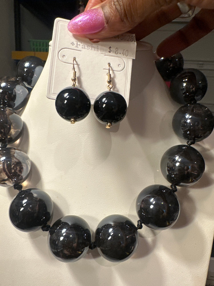 Black Chunky Bubbles