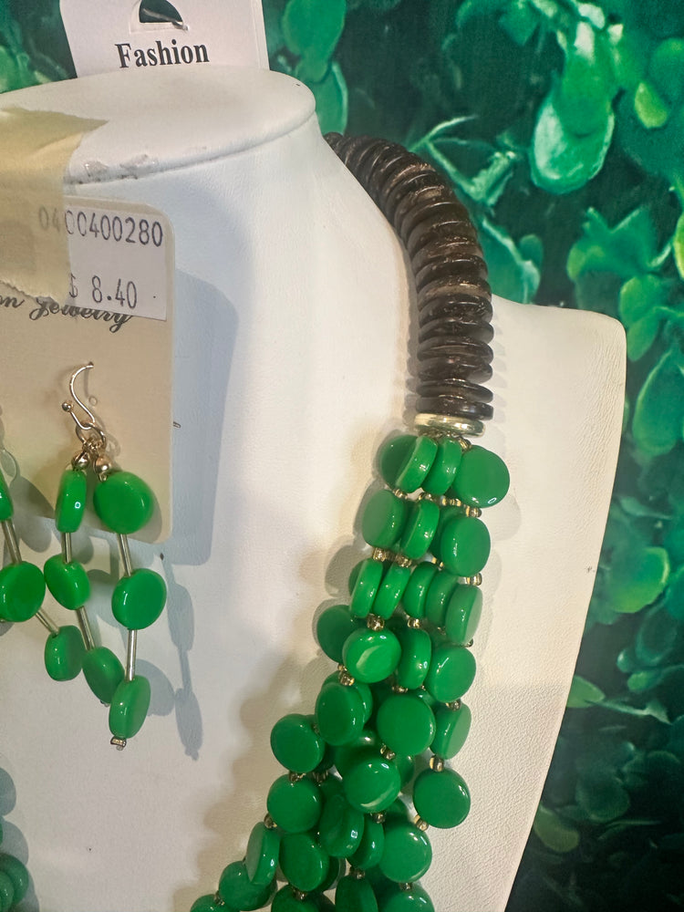 Green Multilayer Necklace Set