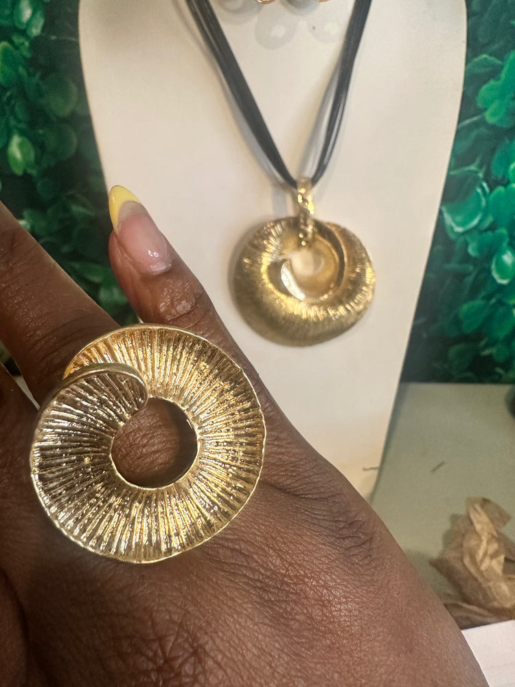 Gold Swirl Necklace set