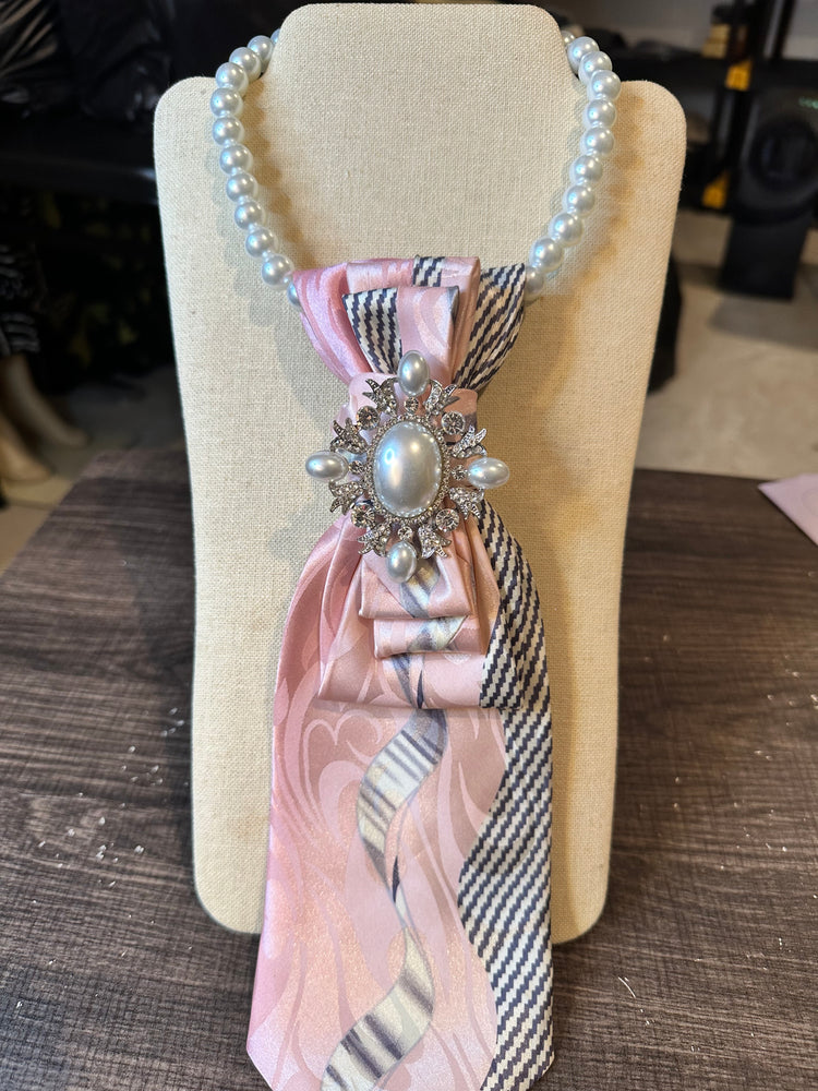 Fancy Pearl Tie Necklace