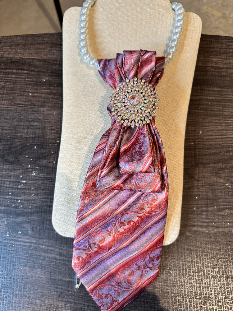 Fancy Pearl Tie Necklace