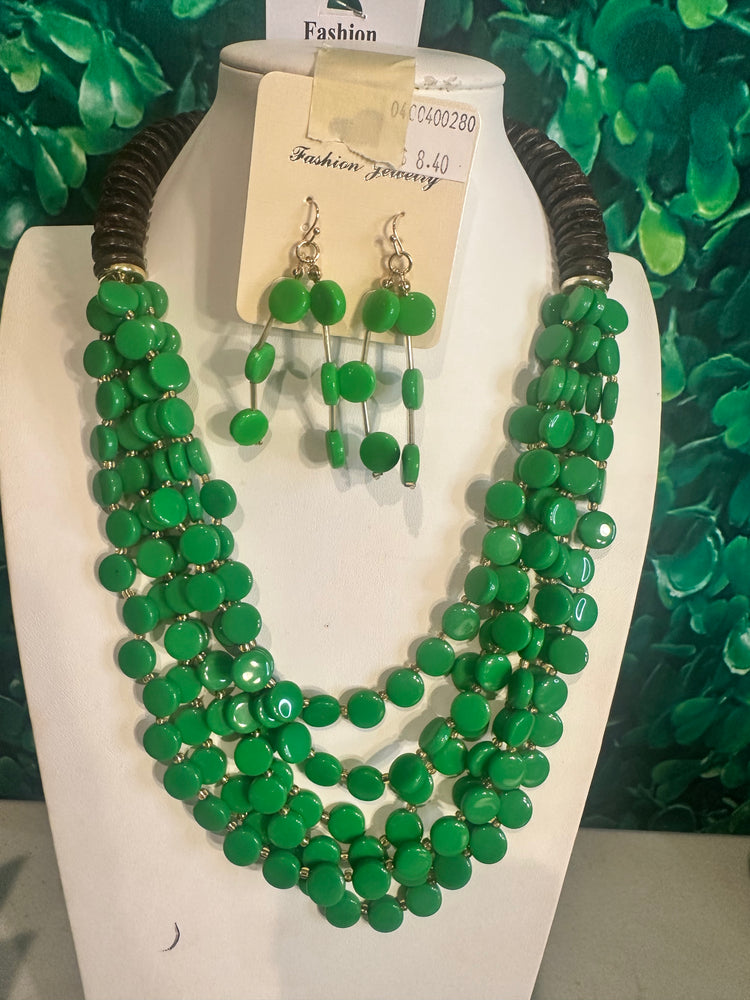 Green Multilayer Necklace Set
