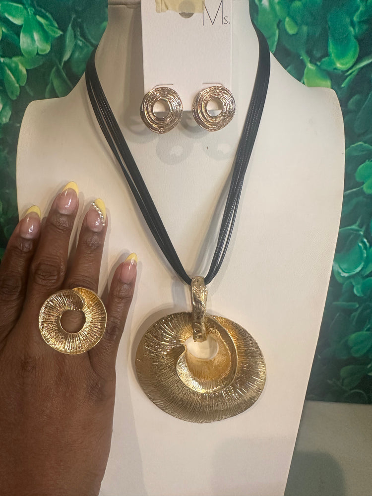 Gold Swirl Ring