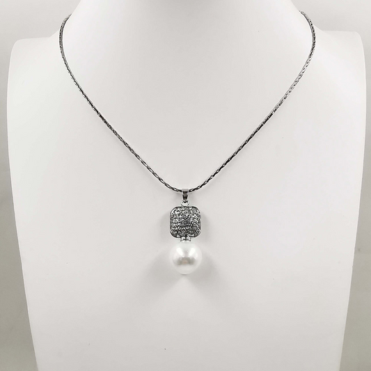 Single Pearl Rhinestone pendent Necklace