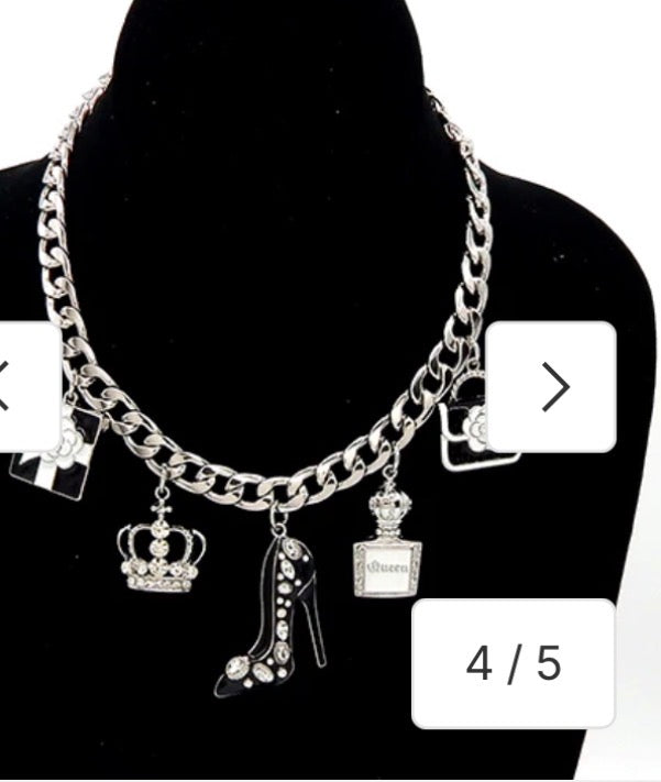 Queen Fashion Charm Necklace