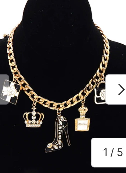 Queen Fashion Charm Necklace