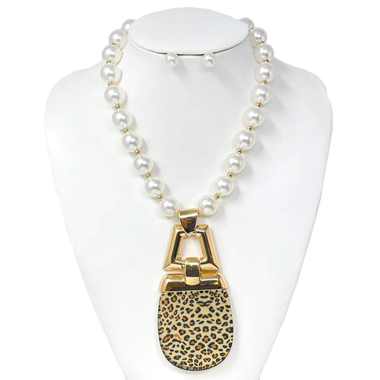 Pearl Gold Animal Print Medallion Necklace