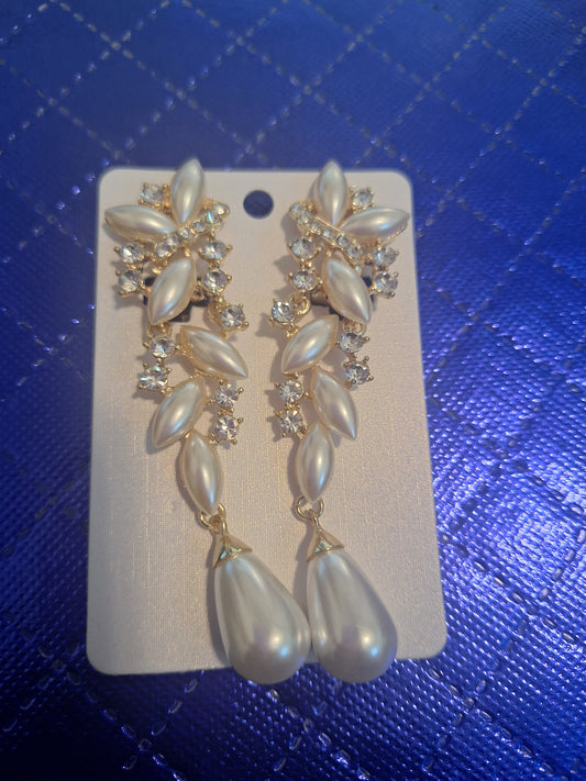 Pearl Drop Clip on Earrings