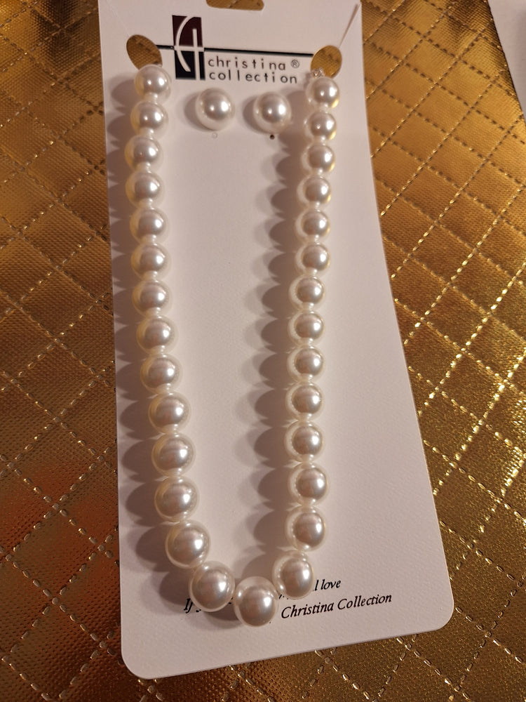 Classy Simple Pearl Necklace Set