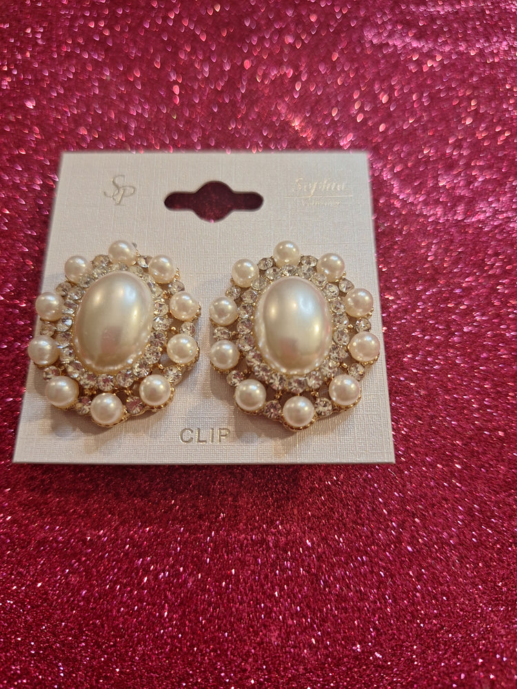 Oval Pearl Clip on Earrings